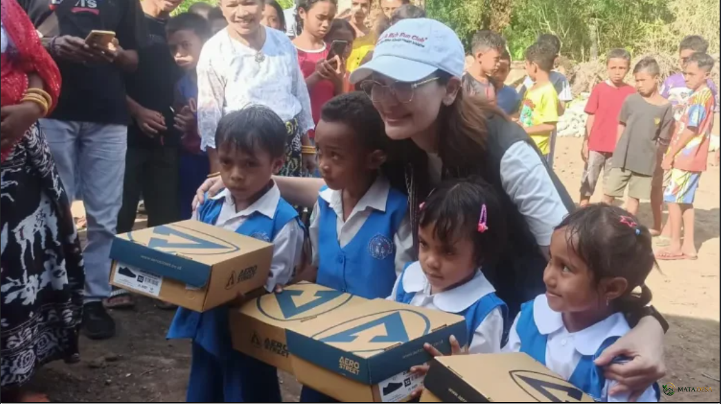 Luna Maya Bangun Harapan dari Timur Indonesia, Wujudkan Sekolah Layak untuk Anak-anak di Sikka