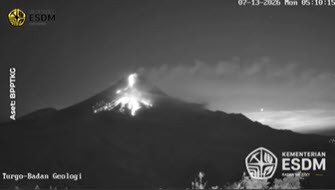 Gunung Merapi Kembali Aktif: Awan Panas Guguran Luncur 2 Kilometer ke Barat Daya