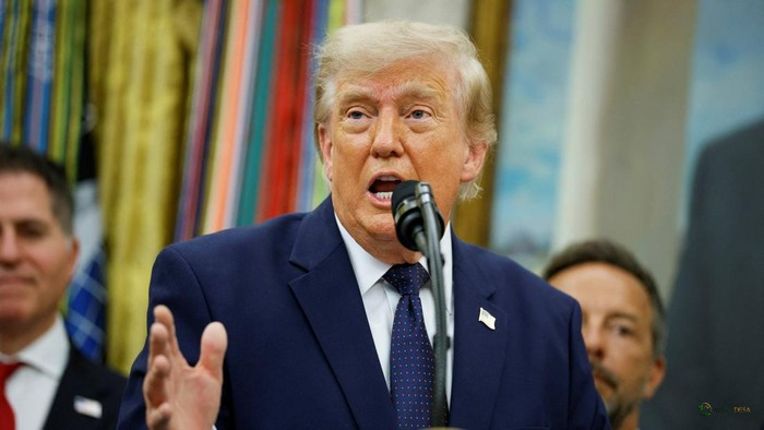 Ketegangan Eskalasi di Selat Hormuz: Trump Umumkan Blokade terhadap Iran dan Tarif 20% untuk Semua Kargo