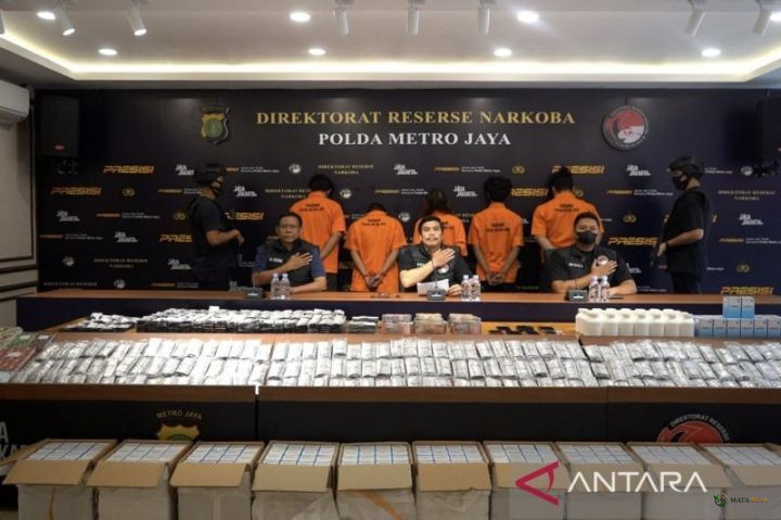 Polda Metro Jaya Bongkar Sindikat Obat Keras Ilegal di Kebon Kacang, Amankan 575.200 Butir dan 5 Tersangka