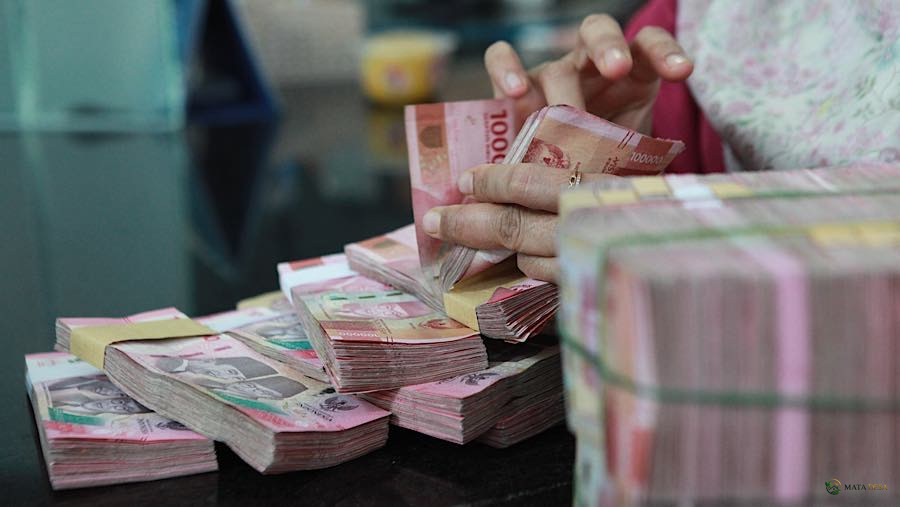 "Makan Tabungan" Berlanjut, Rata-Rata Saldo Warga RI Kini Terendah dalam 7 Tahun Terakhir