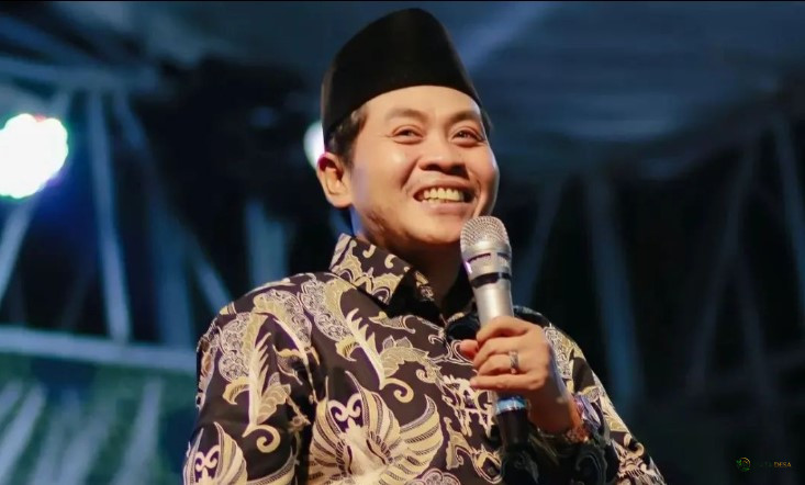 KH Ahmad Anwar Zahid Alami Kecelakaan, Mobil Alphard Ditabrak Truk Trailer di Bojonegoro