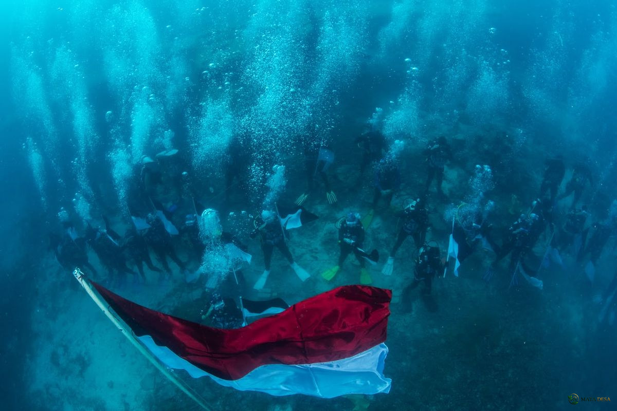 Merah Putih Berkibar di Dasar Laut Biak, Padukan Semangat Kemerdekaan dan Pelestarian Alam