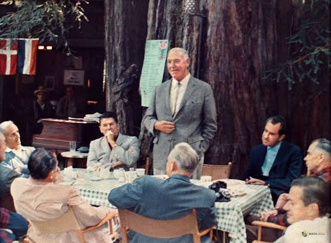 Bohemian Grove Kembali Disorot: Antara Ritual, Simbol, dan Jaringan Elite yang Sulit Dilihat dari Balik Pagar