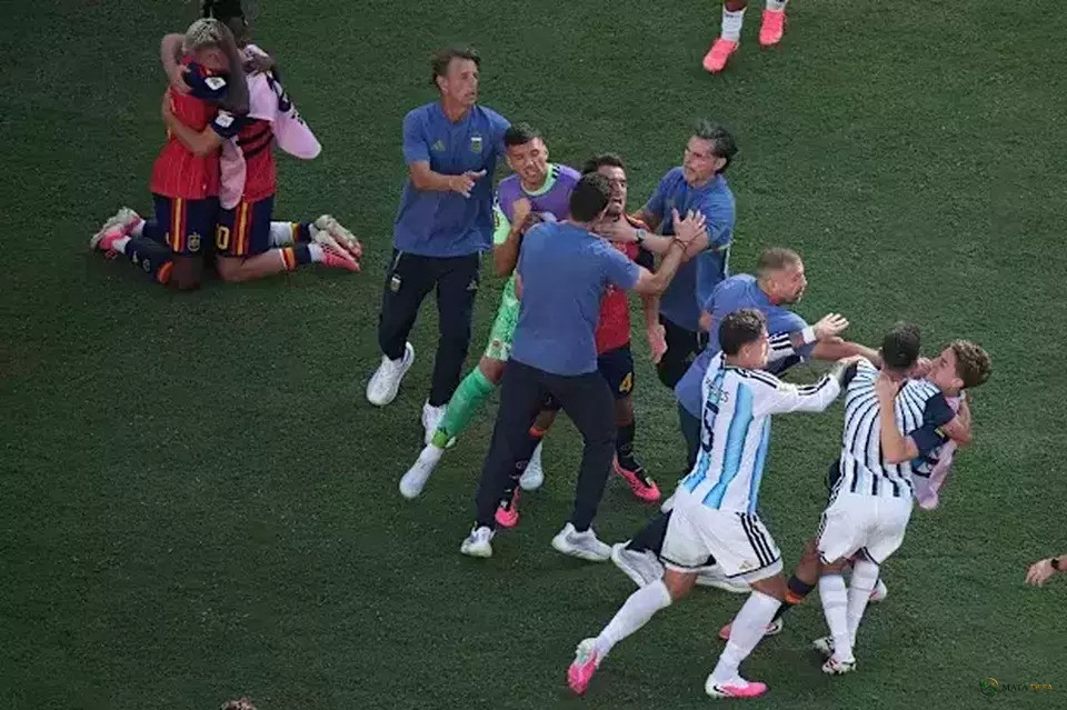 FIFA Jatuhkan Sanksi Berat, Leandro Paredes Dilarang Tampil 10 Laga Usai Kericuhan Final Piala Dunia 2026