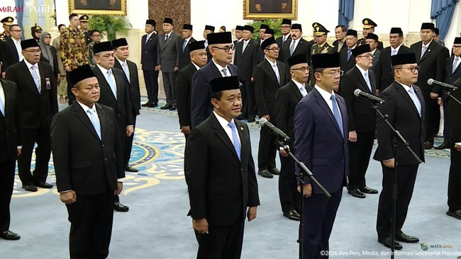 Presiden Prabowo Lantik Bahlil Lahadalia sebagai Menko Hilirisasi dan Transisi Energi